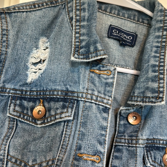 Cropped Jean Jacket - Picture 3 of 4